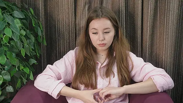 EloiseFarler online show from September 24, 5:00 am