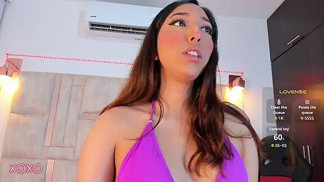 emily  walker online show from November 11, 8:53 pm