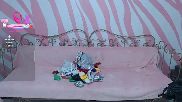 Snapshot of saabrina_ chatting on September 30, 1:38 pm saabrina online show from September 30, 1:38 pm