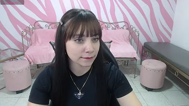 Snapshot of saabrina_ chatting on October 20, 1:00 pm saabrina online show from October 20, 1:00 pm