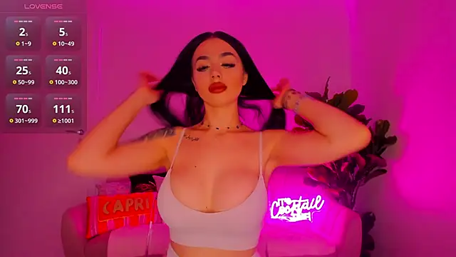 Snapshot of TiaBelle chatting on November 2, 6:32 pm TiaBelle online show from November 2, 6:32 pm