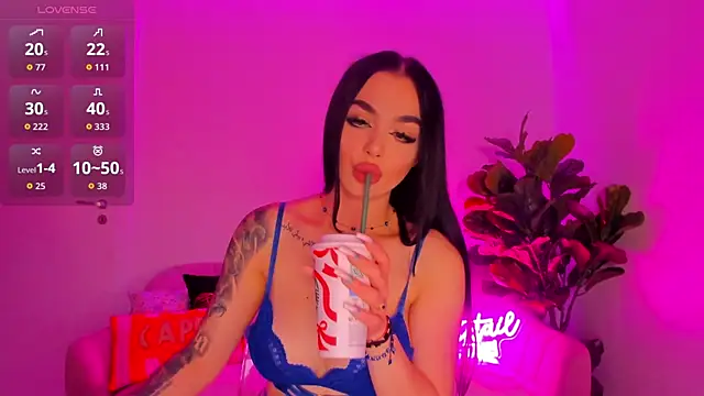 Snapshot of TiaBelle chatting on November 5, 5:24 pm TiaBelle online show from November 5, 5:24 pm