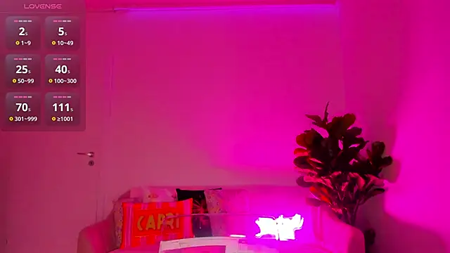 Snapshot of TiaBelle chatting on November 11, 8:09 pm TiaBelle online show from November 11, 8:09 pm