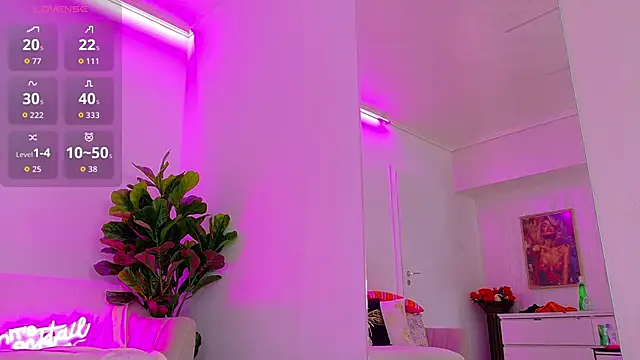 Snapshot of TiaBelle chatting on November 18, 6:23 pm TiaBelle online show from November 18, 6:23 pm