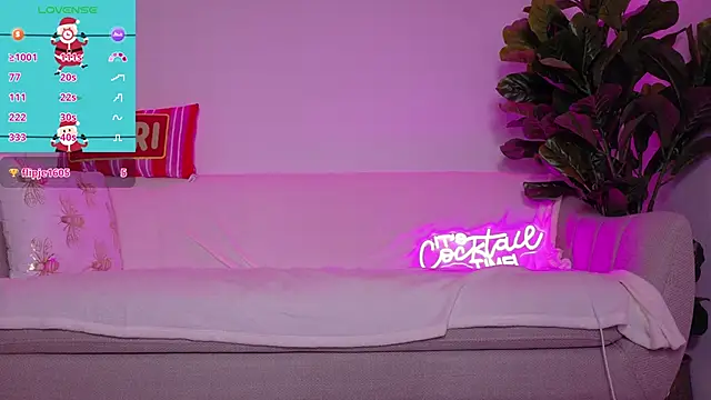 Snapshot of TiaBelle chatting on November 24, 6:29 pm TiaBelle online show from November 24, 6:29 pm