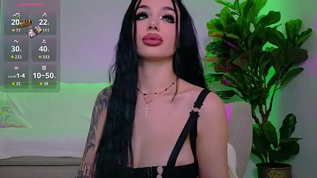 Snapshot of TiaBelle chatting on December 3, 6:28 pm TiaBelle online show from December 3, 6:28 pm