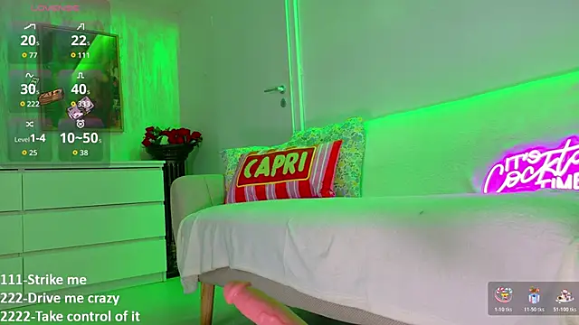 Snapshot of TiaBelle chatting on December 5, 6:26 pm TiaBelle online show from December 5, 6:26 pm