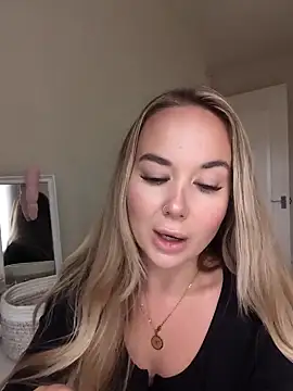 BarbieDolly x online show from September 24, 10:40 am