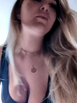 BarbieDolly x online show from November 3, 1:01 pm