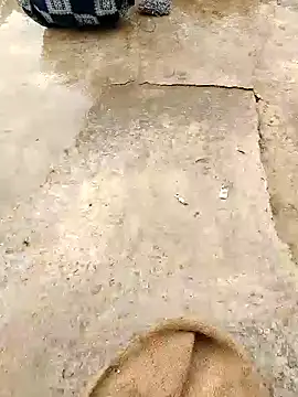 Snapshot of ARTIR1 chatting on October 28, 4:27 am ARTIR1 online show from October 28, 4:27 am