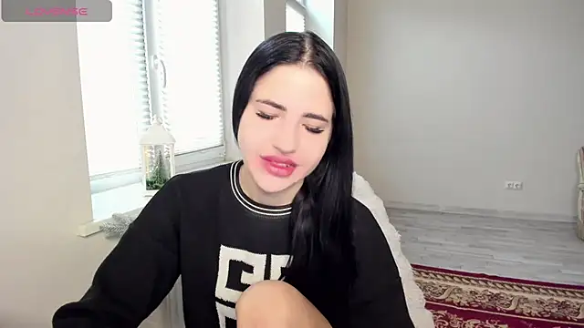 Malibu J online show from December 4, 8:01 am