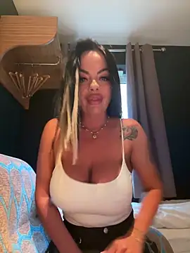 CarmenMB online show from September 28, 4:34 pm