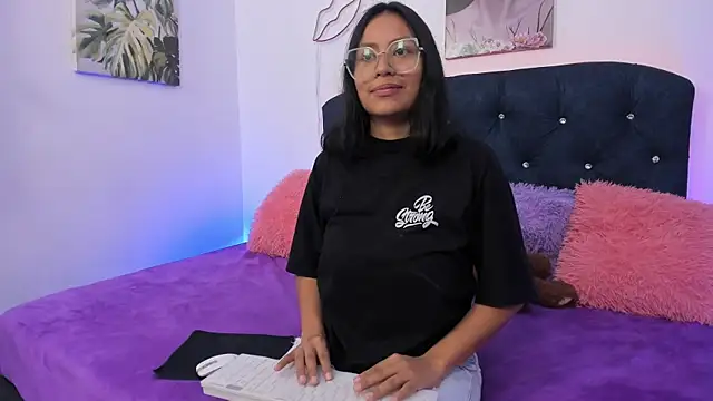 zarelynn online show from October 4, 2:37 pm