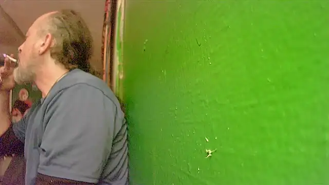 Snapshot of HippieDad333 chatting on September 28, 11:32 pm HippieDad333 online show from September 28, 11:32 pm