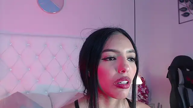 Liv20  online show from February 5, 8:35 pm