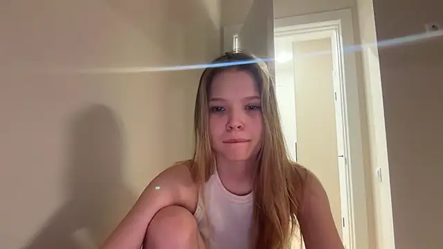 Snapshot of CandysRose chatting on April 27, 8:51 pm CandysRose online show from April 27, 8:51 pm