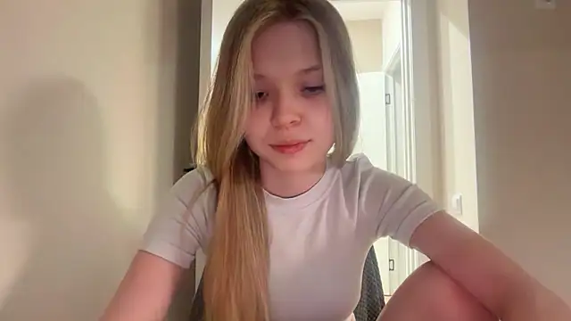 Snapshot of CandysRose chatting on May 19, 6:36 pm CandysRose online show from May 19, 6:36 pm