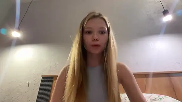 Snapshot of CandysRose chatting on June 2, 12:34 am CandysRose online show from June 2, 12:34 am