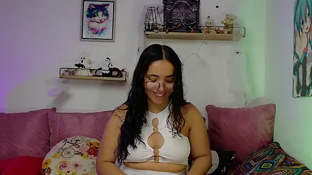 LucyDerby online show from November 13, 2:10 am