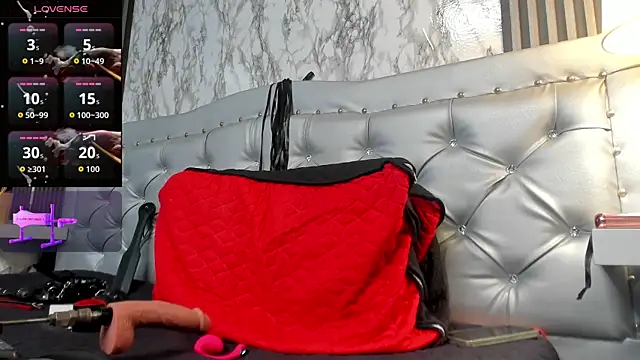 Snapshot of MaraBlake_ chatting on November 28, 1:52 am MaraBlake online show from November 28, 1:52 am