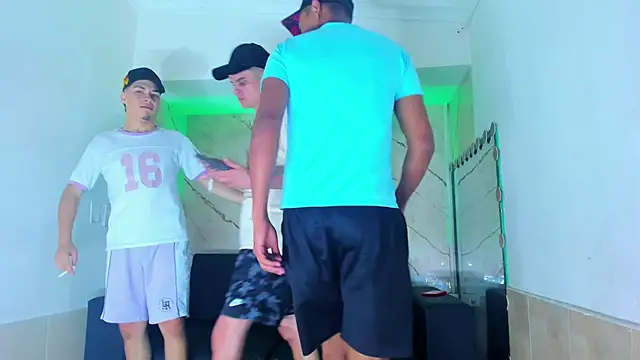 Snapshot of liam_coleman25 chatting on November 17, 4:51 am liam coleman25 online show from November 17, 4:51 am