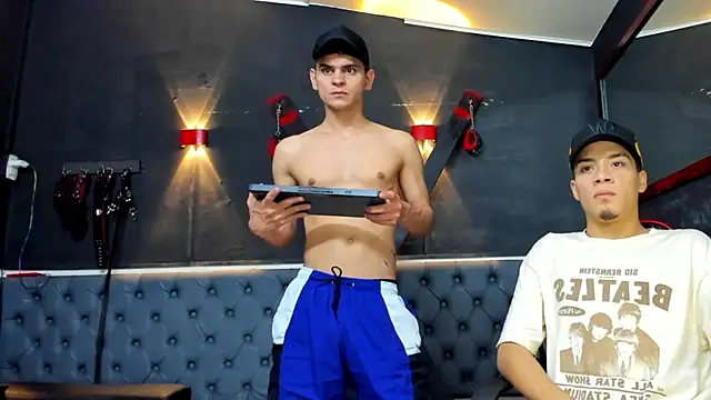 Snapshot of liam_coleman25 chatting on December 1, 4:17 am liam coleman25 online show from December 1, 4:17 am