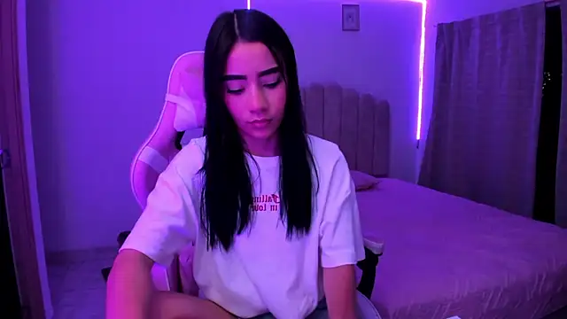 ISABELFORYOU1 online show from October 6, 12:30 am