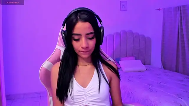 ISABELFORYOU1 online show from October 29, 2:25 am