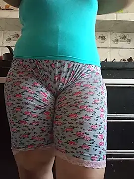 Snapshot of lily_sx chatting on June 12, 11:31 am lily sx online show from June 12, 11:31 am