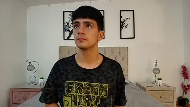 Snapshot of Axel_Draven chatting on October 2, 11:17 am Axel Draven online show from October 2, 11:17 am