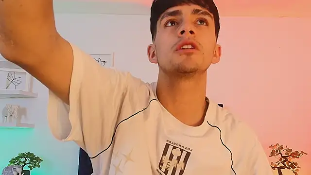 Snapshot of Axel_Draven chatting on October 25, 11:29 am Axel Draven online show from October 25, 11:29 am