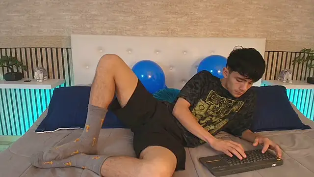 Snapshot of Axel_Draven chatting on November 7, 11:32 am Axel Draven online show from November 7, 11:32 am