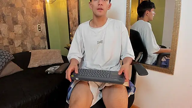 Snapshot of Axel_Draven chatting on November 22, 11:20 am Axel Draven online show from November 22, 11:20 am