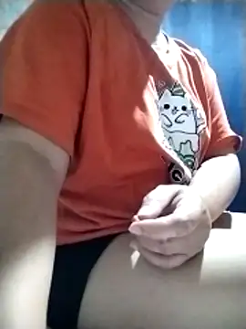 Snapshot of Ella_marie14 chatting on March 3, 11:21 pm Ella marie14 online show from March 3, 11:21 pm