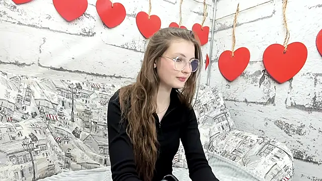 Shyly Lisa online show from September 28, 1:11 am