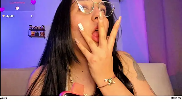 Snapshot of tellmemaddie chatting on February 26, 11:15 pm tellmemaddie online show from February 26, 11:15 pm