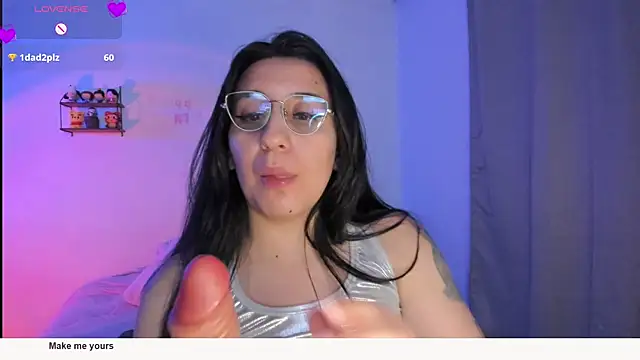 Snapshot of tellmemaddie chatting on March 4, 2:28 am tellmemaddie online show from March 4, 2:28 am