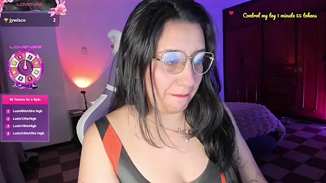 Snapshot of tellmemaddie chatting on June 17, 11:05 pm tellmemaddie online show from June 17, 11:05 pm