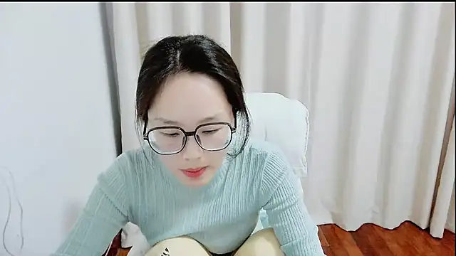 Snapshot of guai00 chatting on March 21, 1:48 pm guai00 online show from March 21, 1:48 pm