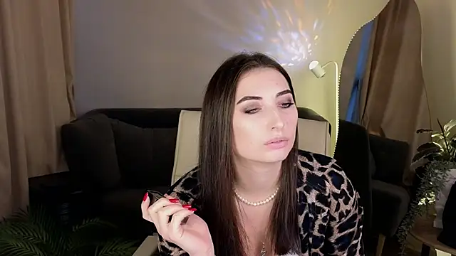 KateLusst online show from September 25, 9:57 am