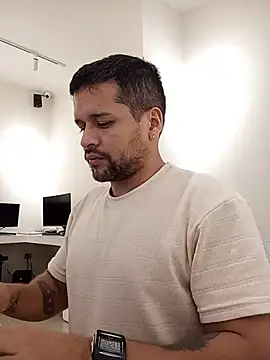 LucasGaeel online show from July 25, 4:21 am