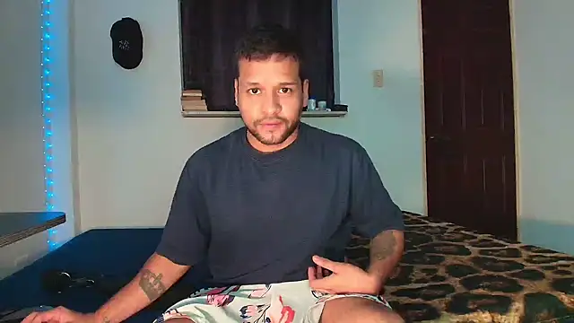 LucasGaeel online show from July 28, 7:48 am