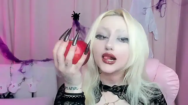 JuliaSharkk online show from October 31, 4:52 pm