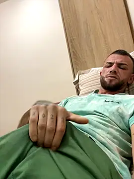 Snapshot of sexyman1936 chatting on October 21, 3:07 am sexyman1936 online show from October 21, 3:07 am