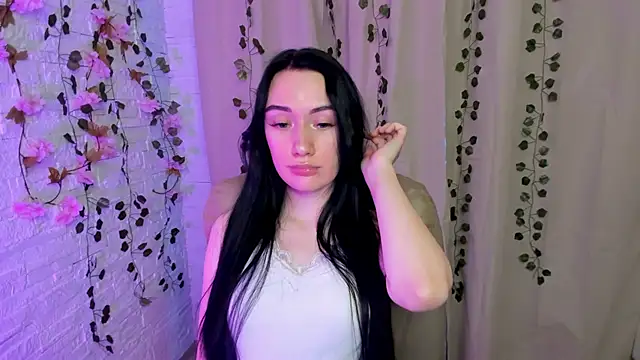 Snapshot of Arina_Meow19 chatting on November 27, 8:05 am Arina Meow19 online show from November 27, 8:05 am