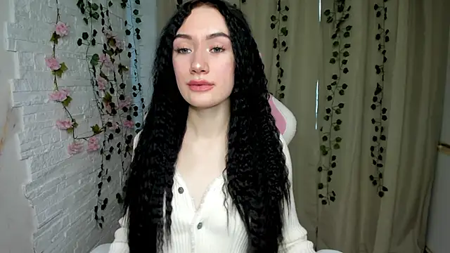 Snapshot of Arina_Meow19 chatting on December 17, 6:08 am Arina Meow19 online show from December 17, 6:08 am