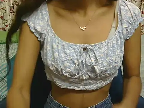 Snapshot of Tanvi-20 chatting on November 5, 5:18 am Tanvi-20 online show from November 5, 5:18 am