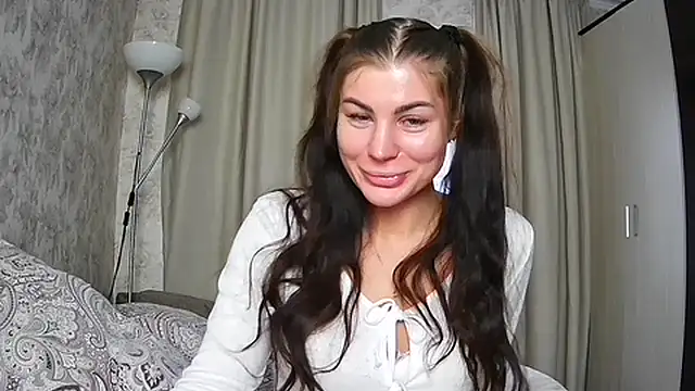 Snapshot of Lorimaya chatting on October 25, 10:23 am Lorimaya online show from October 25, 10:23 am