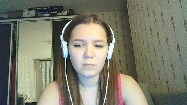 Snapshot of Kalivess chatting on October 24, 8:05 pm Kalivess online show from October 24, 8:05 pm