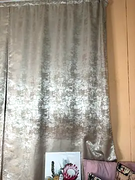 Snapshot of Caramel102004 chatting on October 9, 11:58 pm Caramel102004 online show from October 9, 11:58 pm